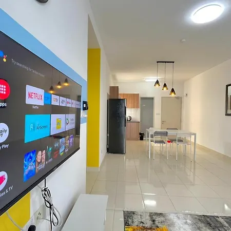 2 Bedroom With Balcony View Klia Sepang Exterior photo