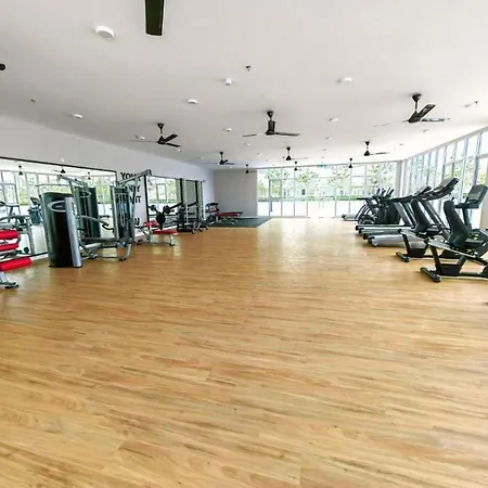 2 Bedroom With Balcony View Klia Sepang Exterior photo