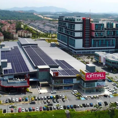 2 Bedroom With Balcony View Klia Sepang Exterior photo