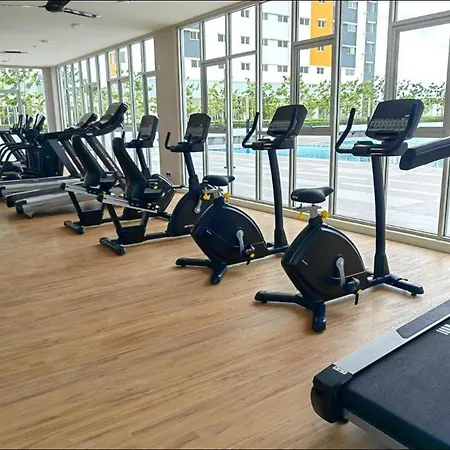 2 Bedroom With Balcony View Klia Sepang Exterior photo